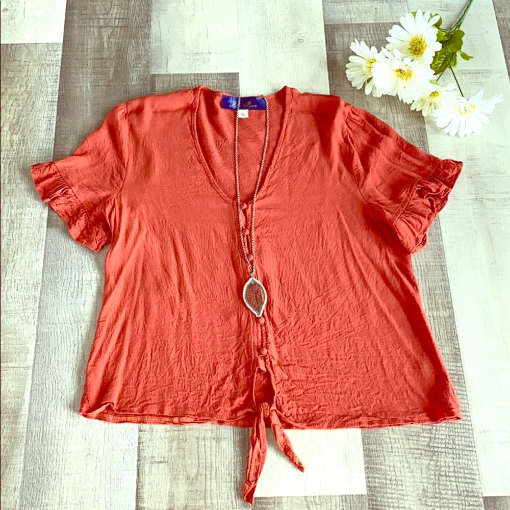 Francesca’s Front Tie Knot Top